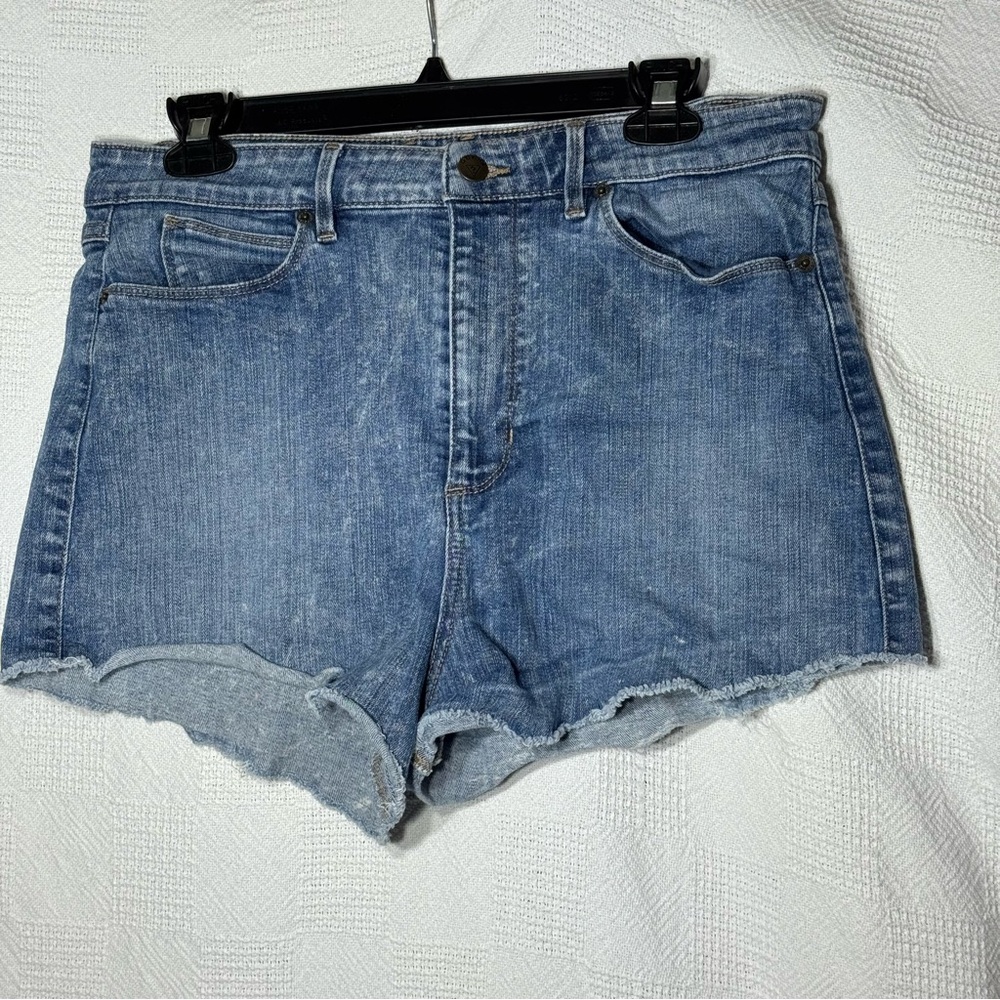 VINTAGE Guess Jeans Shorts Blue Denim High Waisted Zip Women Size 32 Cutoff look